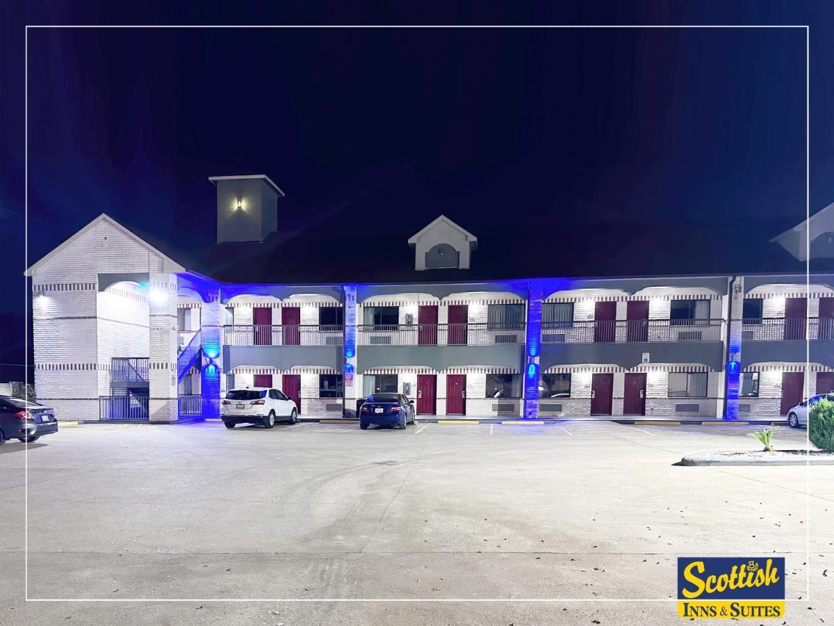Scottish Inn & Suites Sam Houston Parkway Zewnętrze zdjęcie