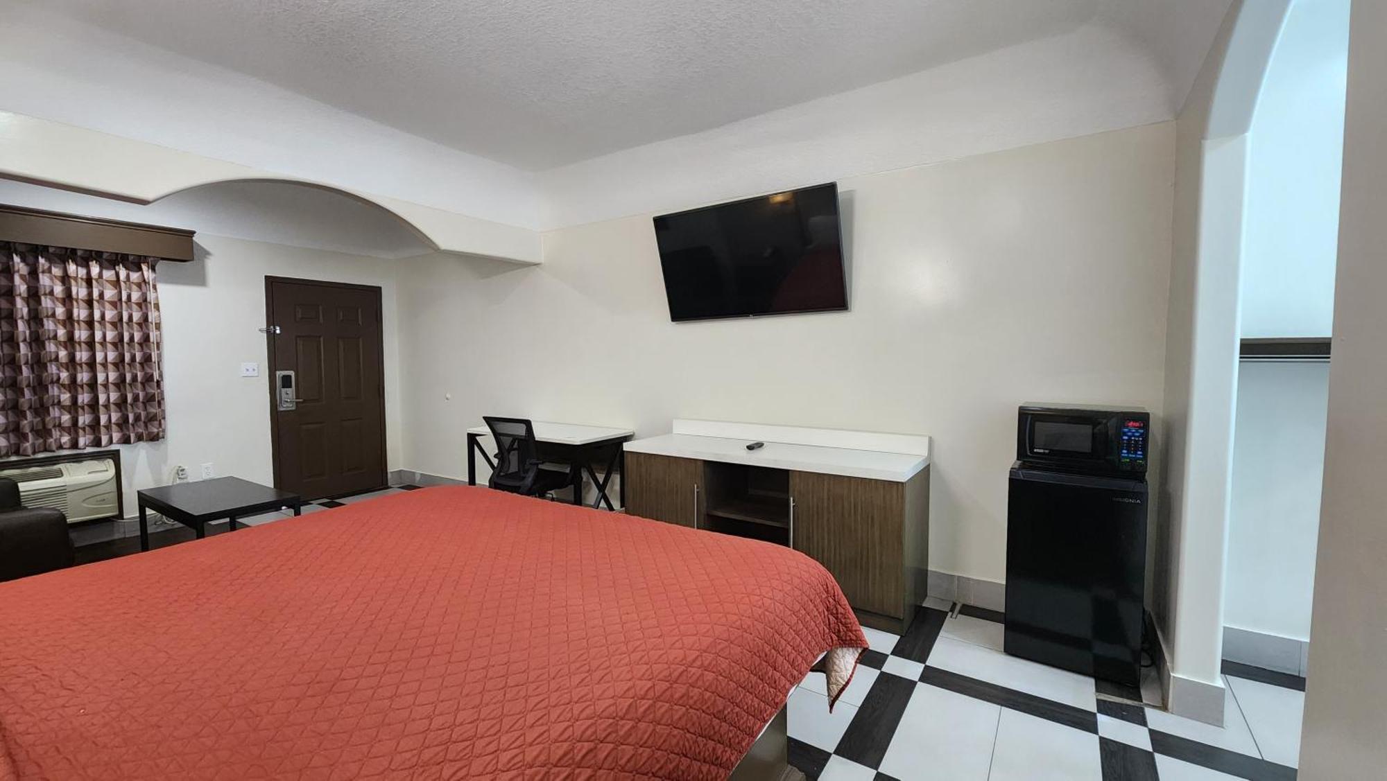 Scottish Inn & Suites Sam Houston Parkway Zewnętrze zdjęcie