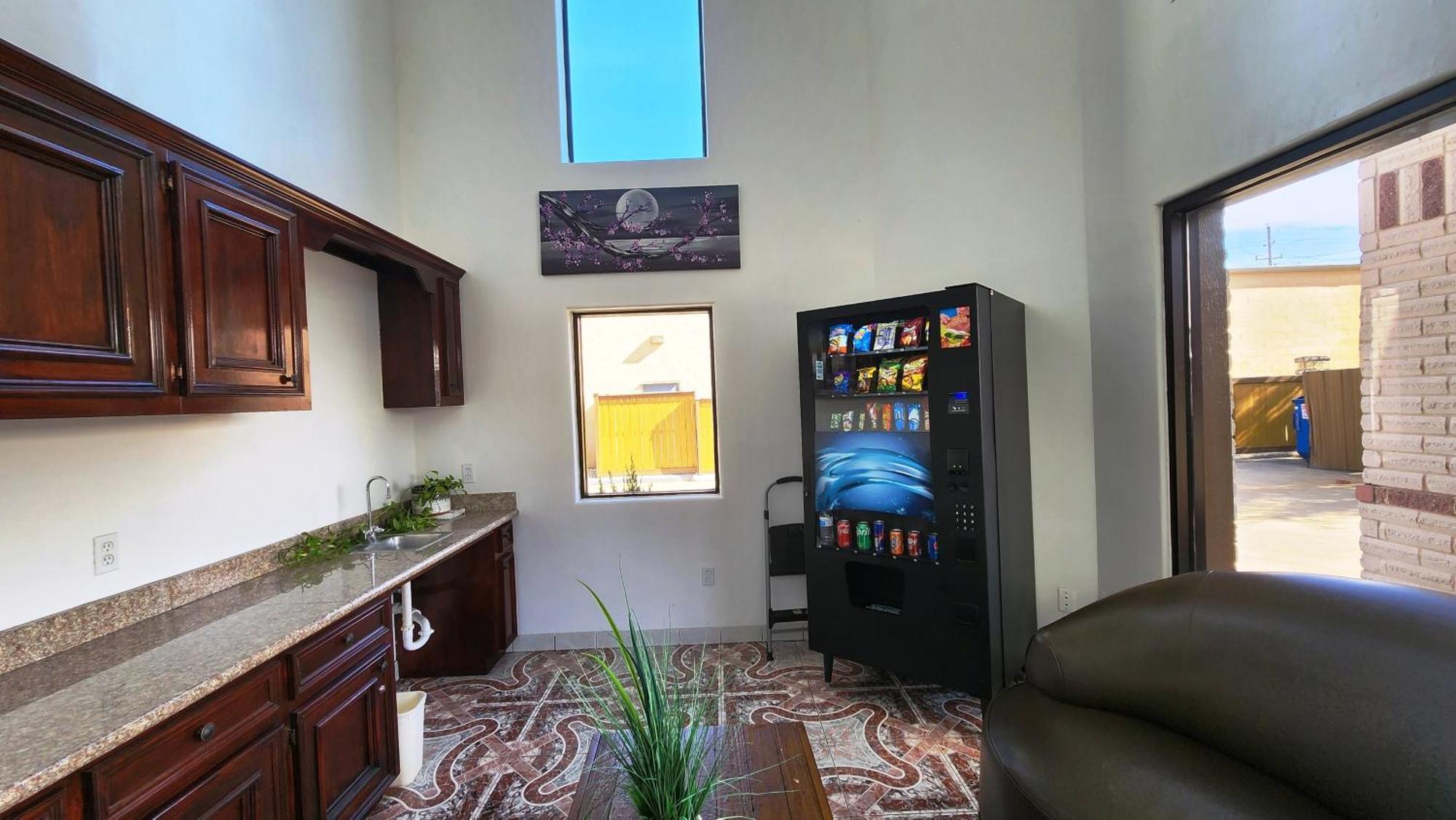 Scottish Inn & Suites Sam Houston Parkway Zewnętrze zdjęcie